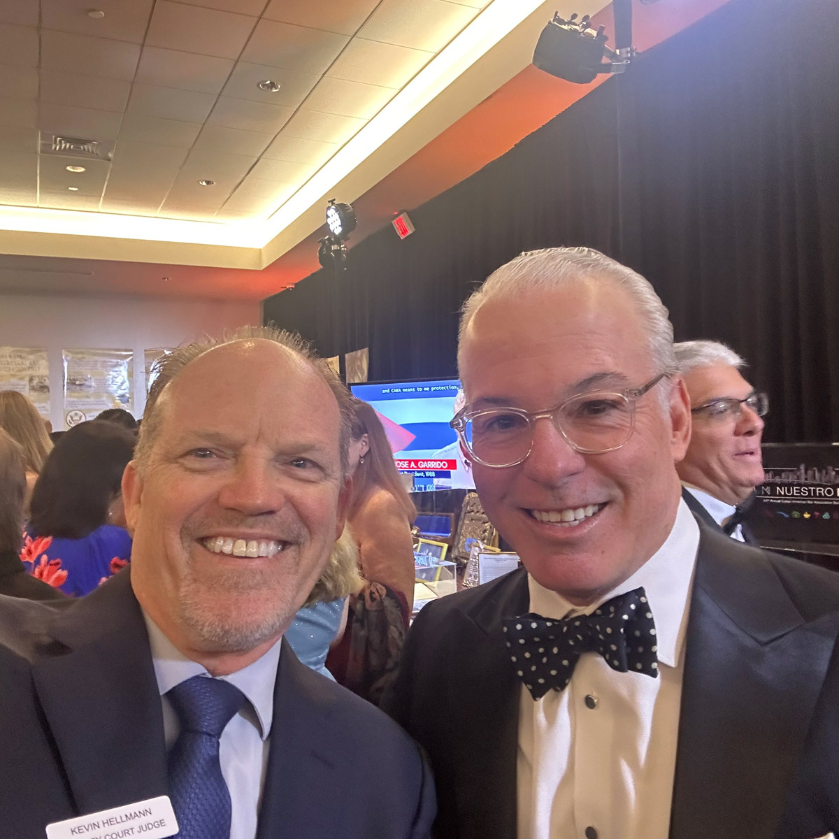 Judge Kevin Hellmann with Luis E. Suarez at CABA's 52nd Annual Gala