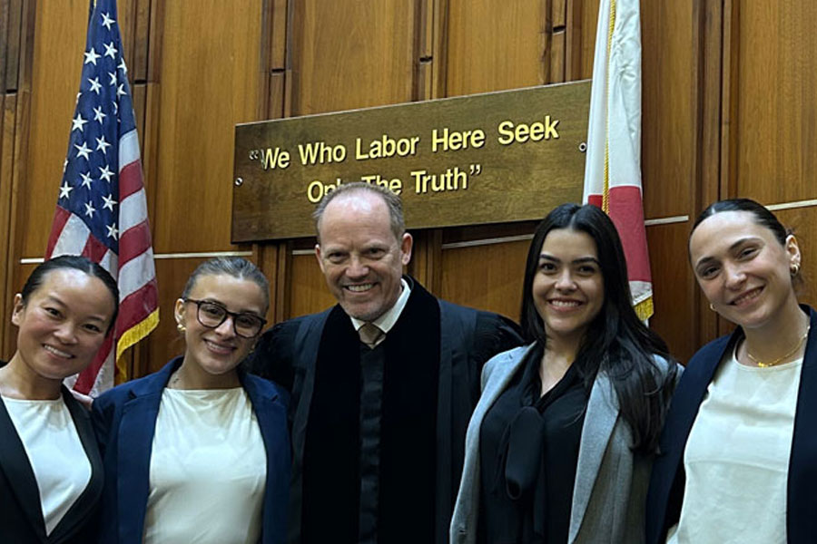 Judge Kevin Hellmann Conducts Final Trial for Litigation Skills Students at UM Law